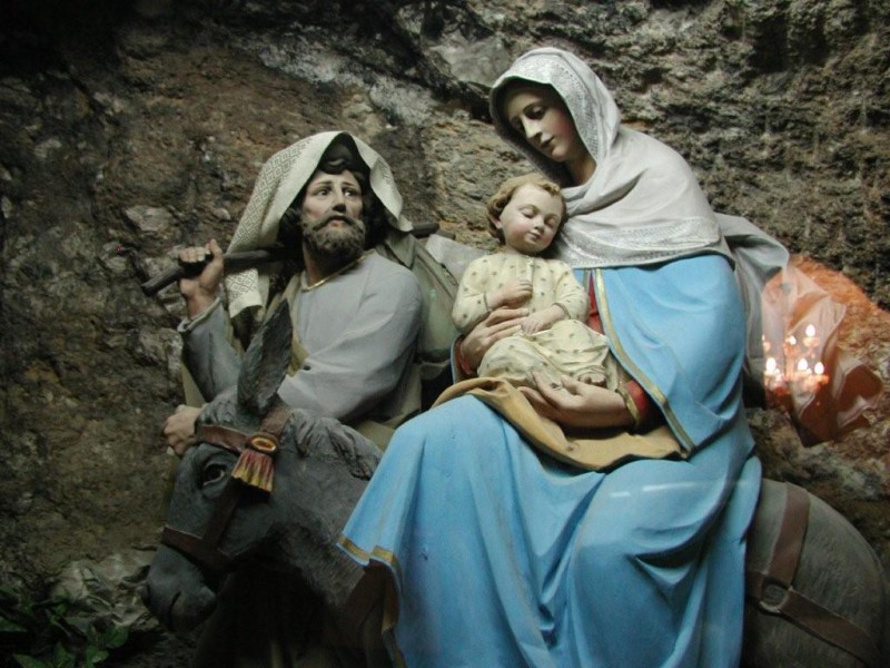 Sousoší Svaté rodiny v Jeskyni mléka