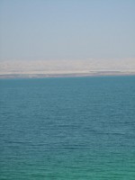 Mrtvé moře - pohled z Jordánska na Izrael